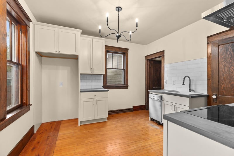 1016 W Commercial St, Appleton, WI 54914