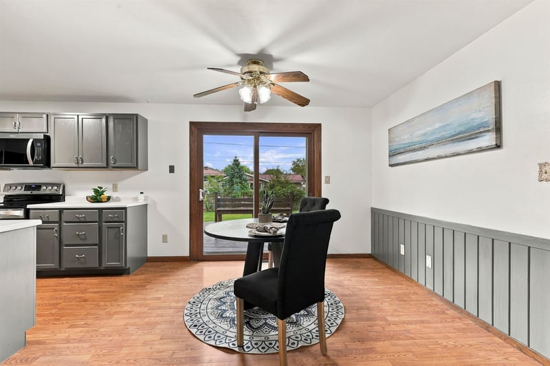 821 Woodfield Rd, Neenah, WI 54956
