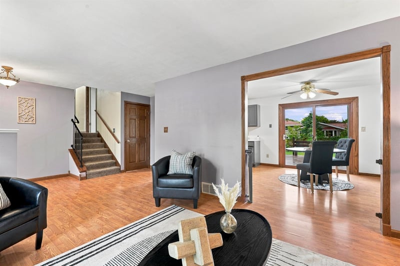 821 Woodfield Rd, Neenah, WI 54956