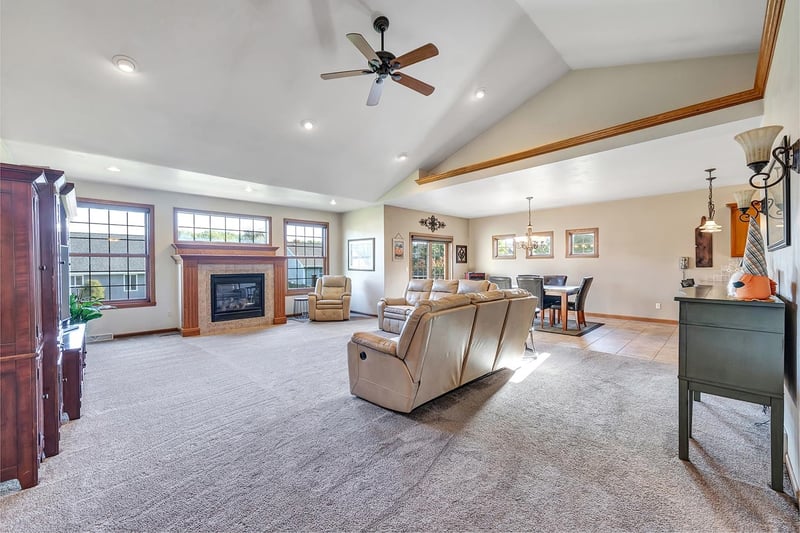 3551 Glen Abbey Dr, Green Bay, WI 54311