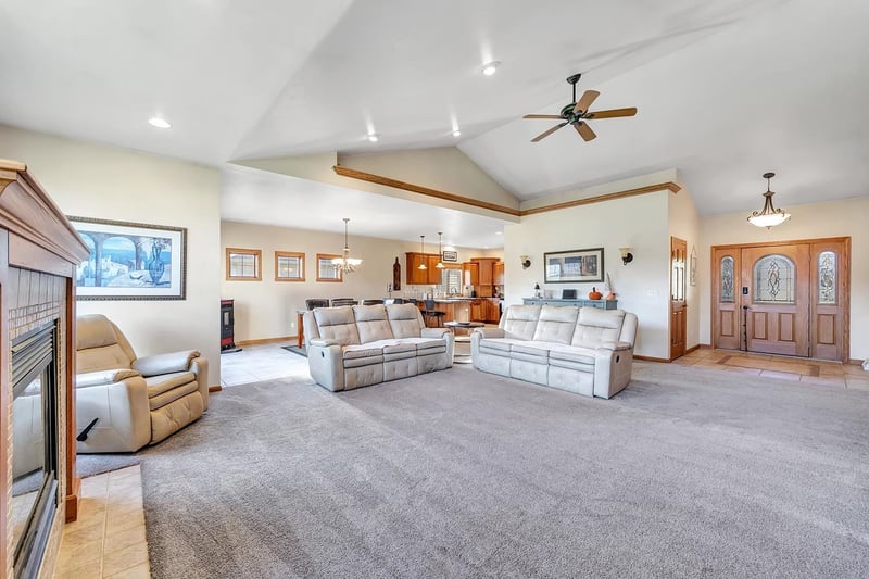 3551 Glen Abbey Dr, Green Bay, WI 54311