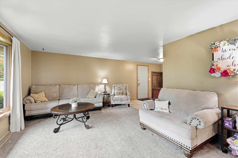 419 Simonet St, Allouez, WI 54301