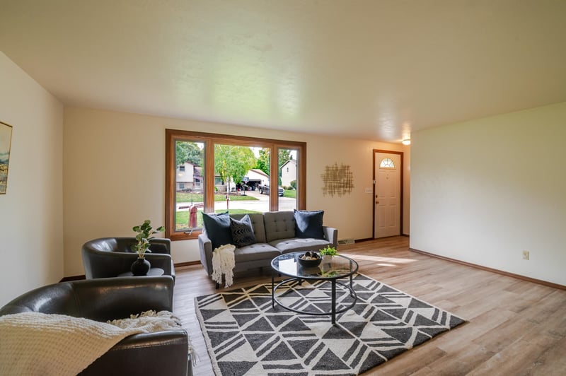 553 Delwiche Rd, Green Bay, WI 54302