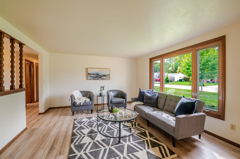 553 Delwiche Rd, Green Bay, WI 54302