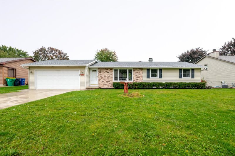 553 Delwiche Rd, Green Bay, WI 54302