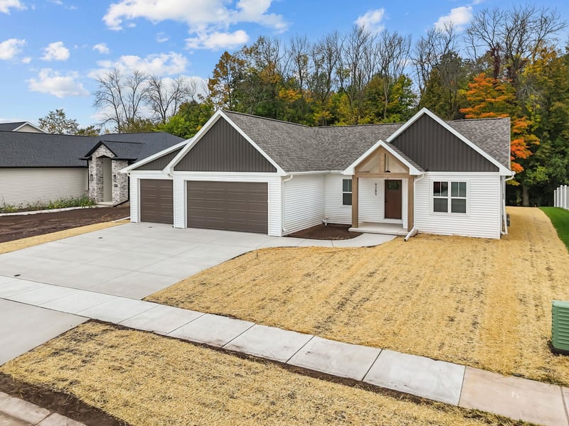 N9285 Constellation Dr, Appleton, WI 54915