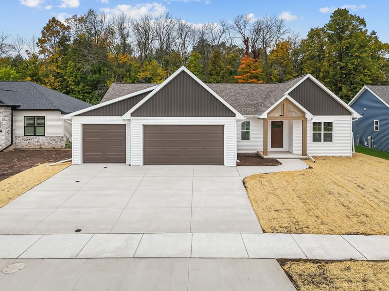 N9285 Constellation Dr, Appleton, WI 54915