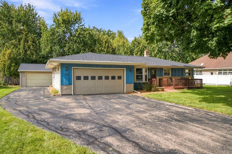 1011 S Bluemound Dr, Appleton, WI 54914