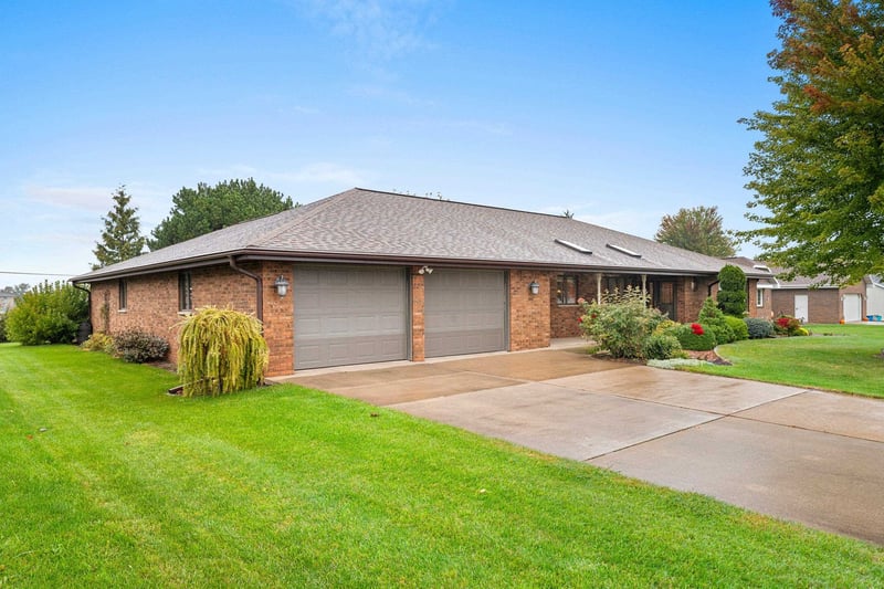 824 Ralph St, Luxemburg, WI 54217