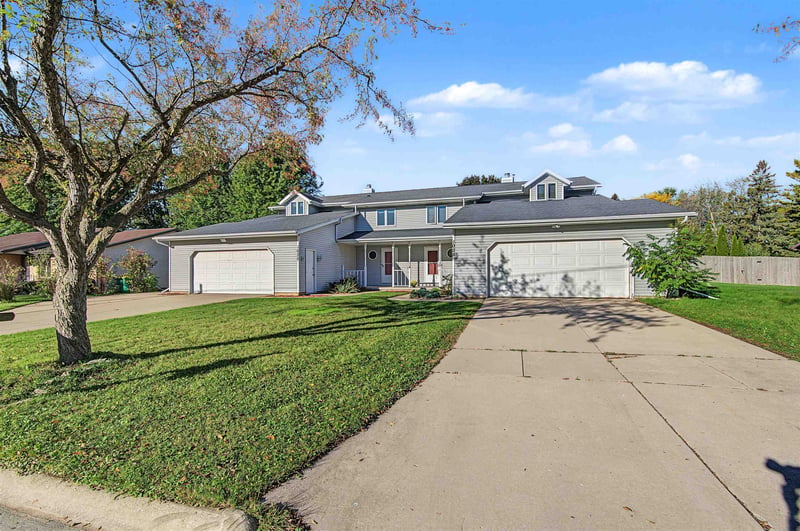 1028 Amberly Trl, Green Bay, WI 54311