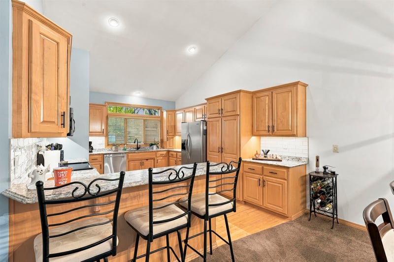 180 Golf Course Dr, Wrightstown, WI 54180