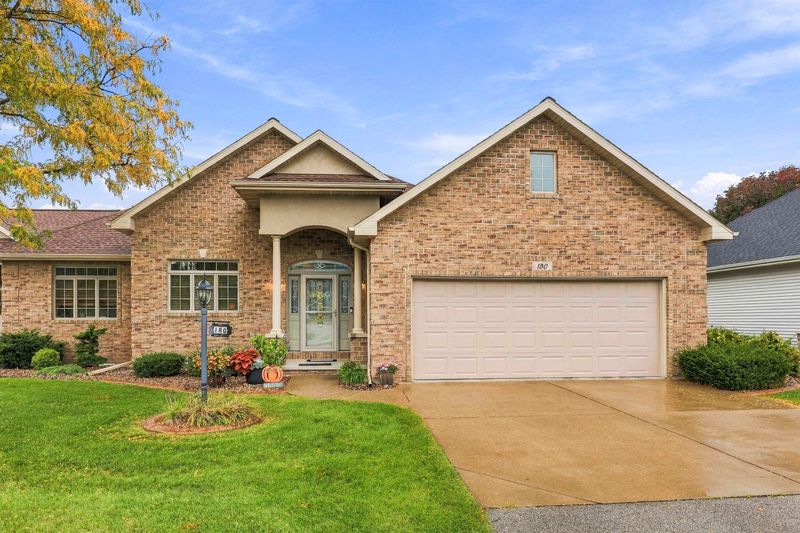 180 Golf Course Dr, Wrightstown, WI 54180