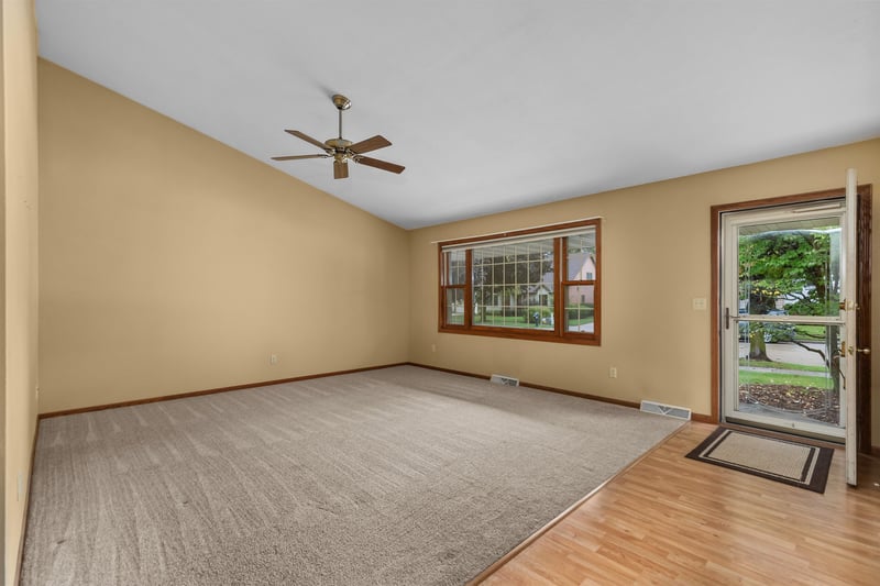 151 Graceland Dr, Oshkosh, WI 54904-7957