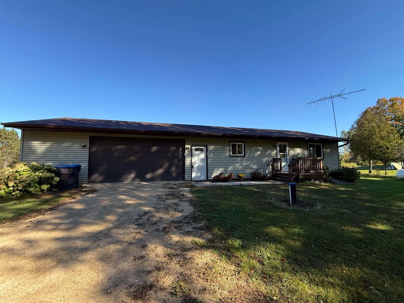 N6392 Blueberry Rd, Gresham, WI 54128