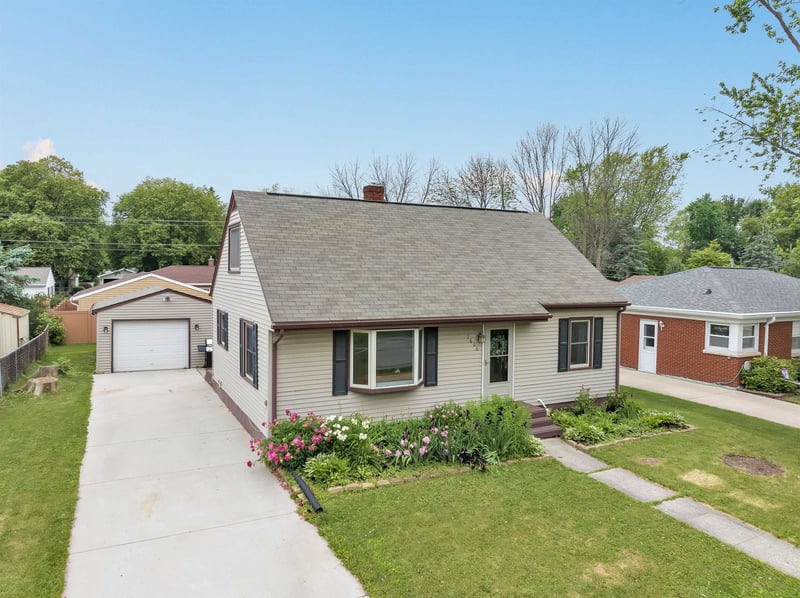 1606 14th Ave, Green Bay, WI 54303