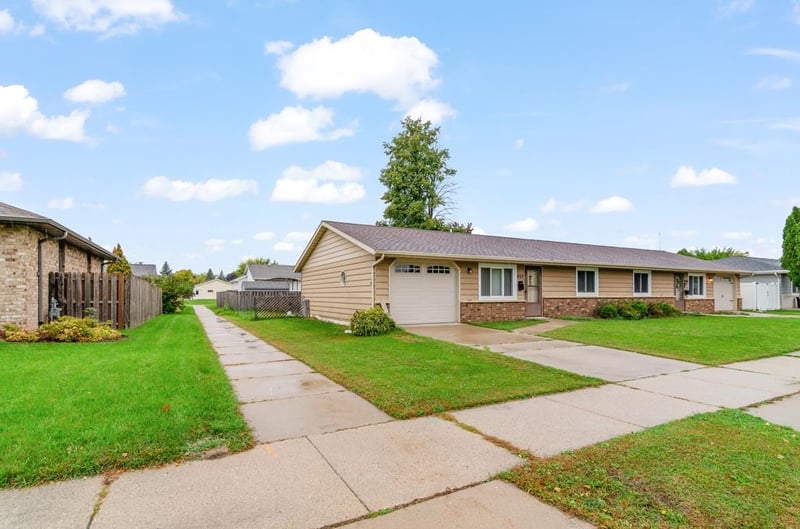930 Abrams St, Green Bay, WI 54302-9999