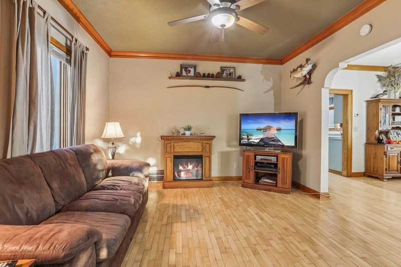 318 S Main St, Brillion, WI 54110-1208