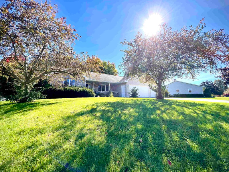 2039 Meadow Links Dr, New Franken, WI 54229-9788