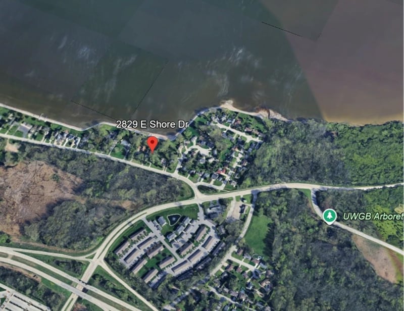 2829 East Shore Dr, Green Bay, WI 54302