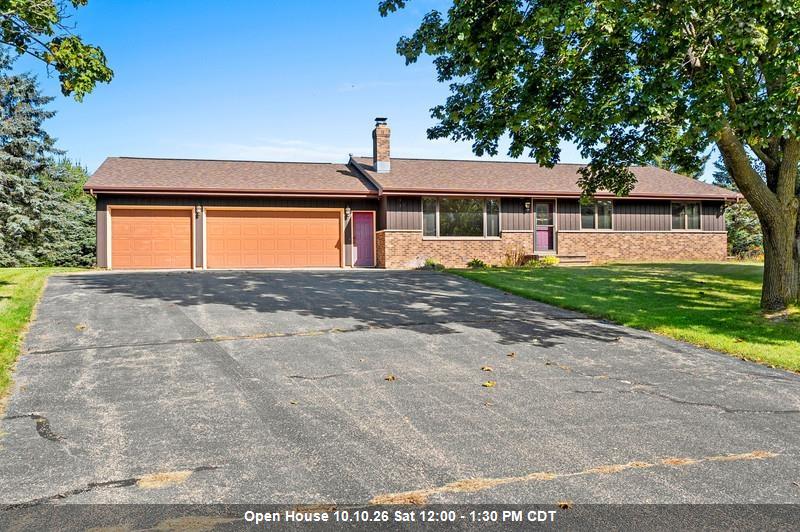 W8136 Sandy Ln, Hortonville, WI 54944