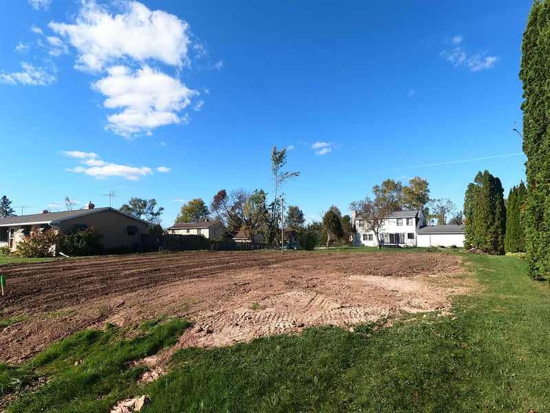 2020 Larkspur Dr, Appleton, WI 54915-1053