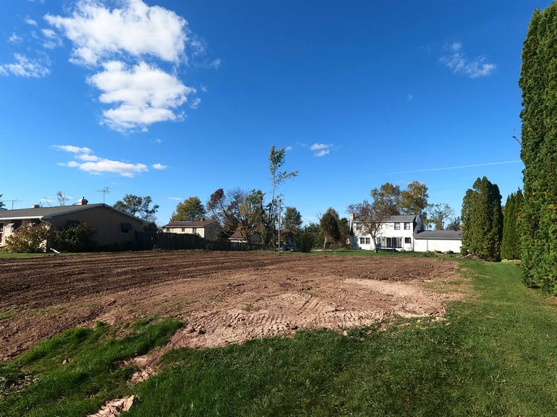 2020 Larkspur Dr, Appleton, WI 54915-1053