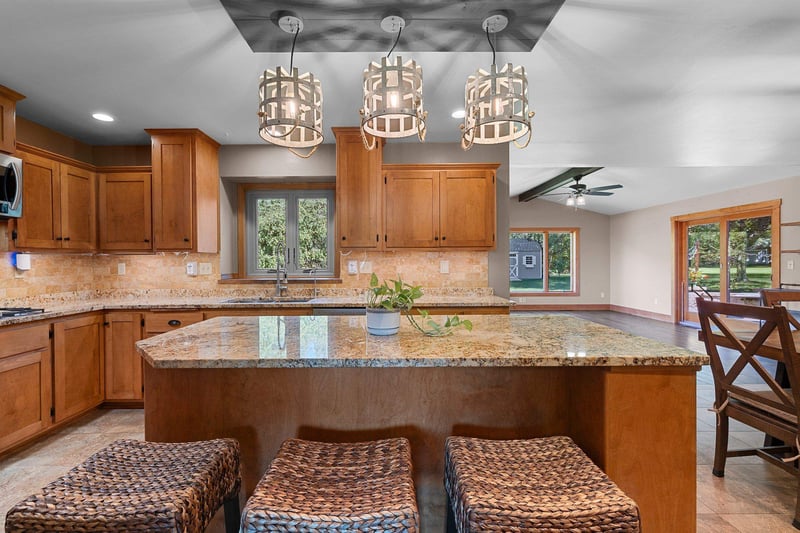 4072 Hackberry Ct, Green Bay, WI 54311-4308
