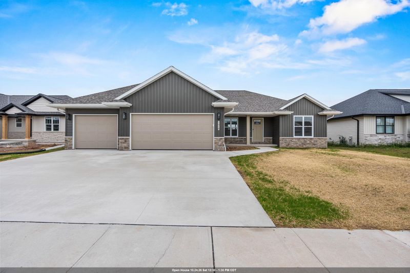 1418 Divinity Dr, De Pere, WI 54115