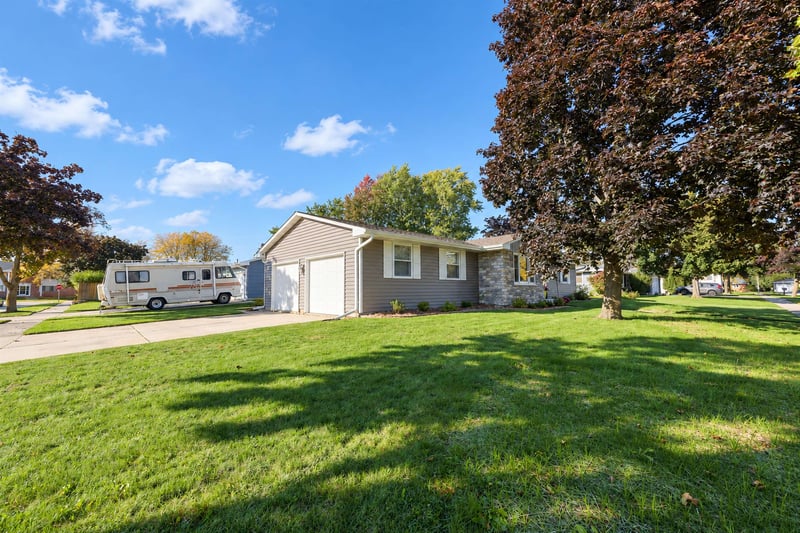 1020 Star St, De Pere, WI 54115