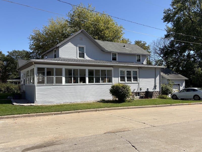 1539 Oshkosh Ave, Oshkosh, WI 54902-2635