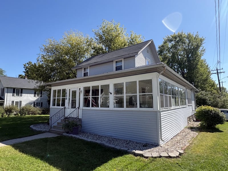 1539 Oshkosh Ave, Oshkosh, WI 54902-2635