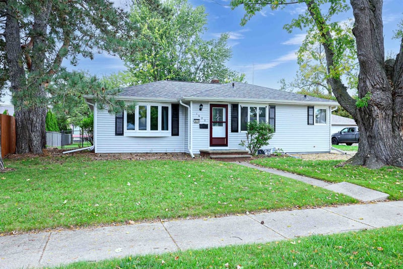 1630 E Glendale Ave, Appleton, WI 54911
