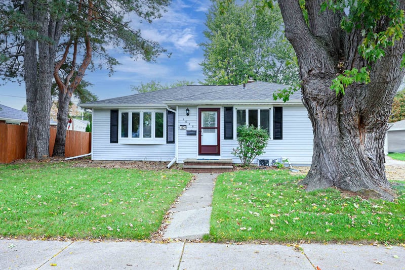 1630 E Glendale Ave, Appleton, WI 54911