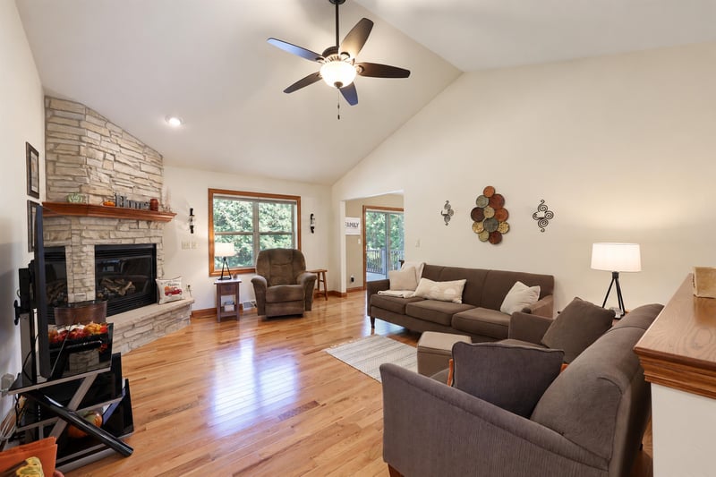 3330 Tarragon Trl, Green Bay, WI 54313-8297