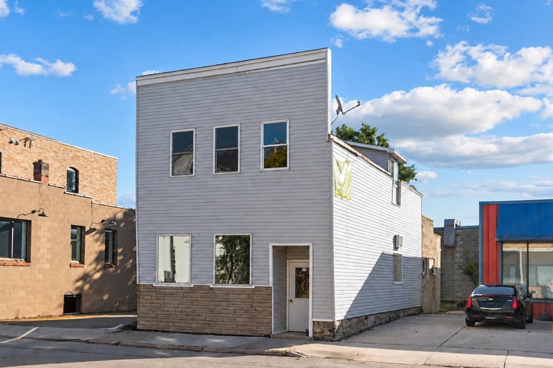 610 Oregon St, Oshkosh, WI 54902
