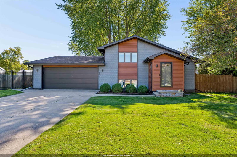 915 Bavarian Ct, Oshkosh, WI 54901