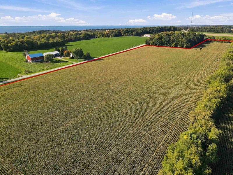 N Tower Rd, Chilton, WI 53014
