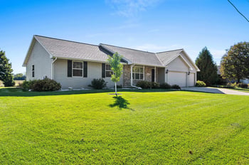 2832 Bay Settlement Rd, Green Bay, WI 54311