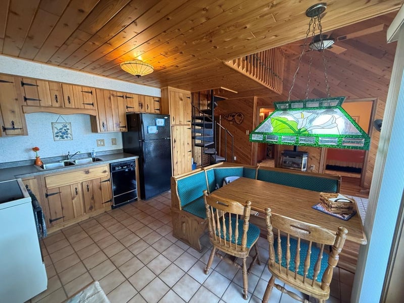 N2885 County Rd Y, Clintonville, WI 54929