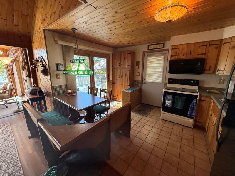 N2885 County Rd Y, Clintonville, WI 54929