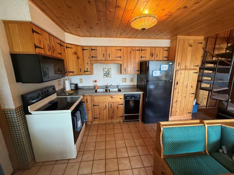 N2885 County Rd Y, Clintonville, WI 54929