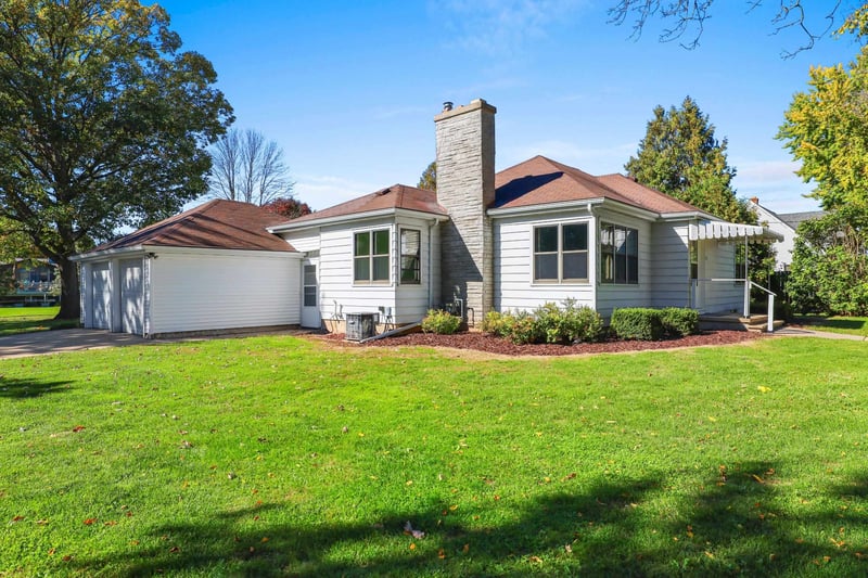 1332 Oneida St, Menasha, WI 54952