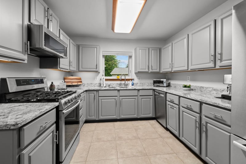 1013 S West Ct #C, Appleton, WI 54915