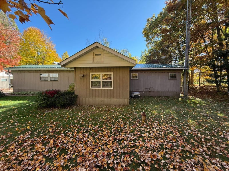 630 Kulczyski Ln, Armstrong Creek, WI 54103