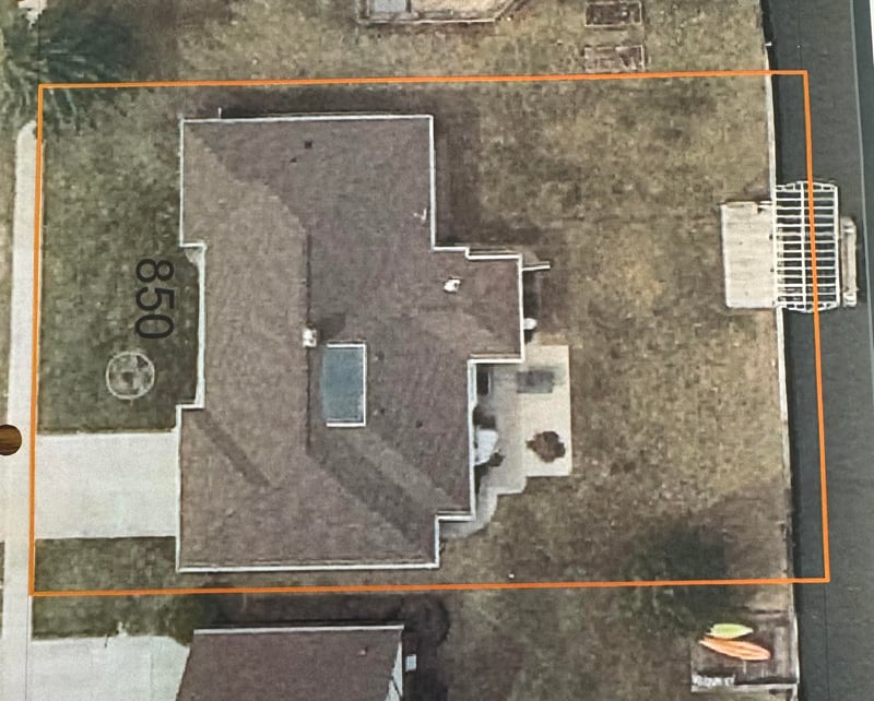 850 Bavarian Ct, Oshkosh, WI 54901