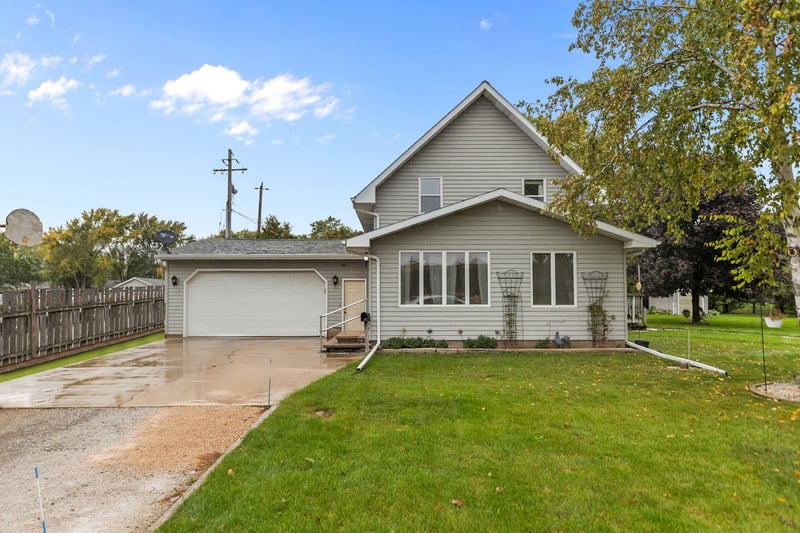 311 N Kensington Dr, Appleton, WI 54915