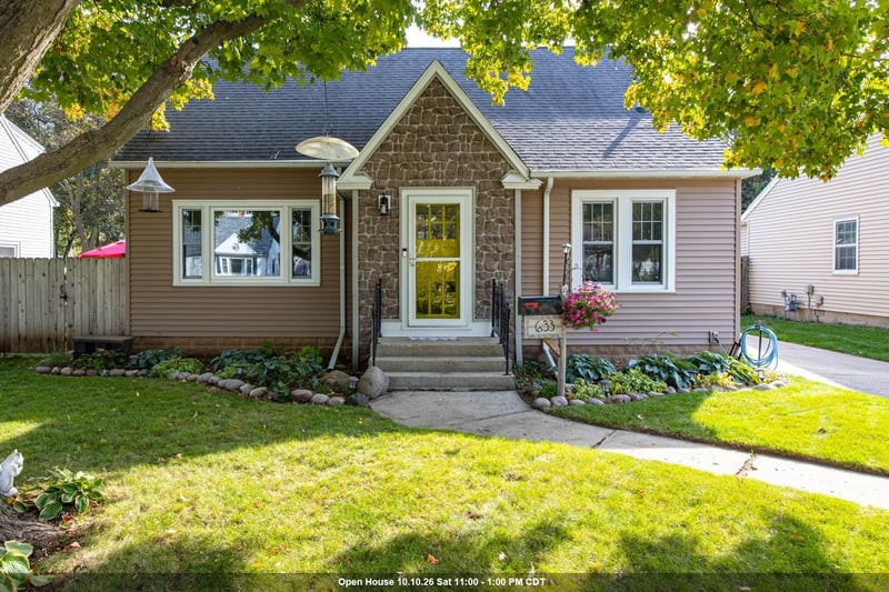 633 Hansen St, Neenah, WI 54956-3425