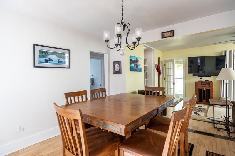 633 Hansen St, Neenah, WI 54956-3425