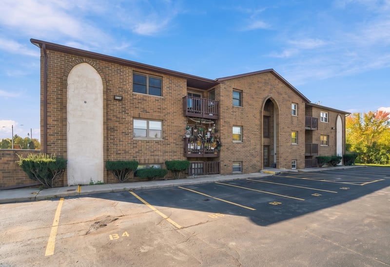 1161 Gillingham Rd #B-1, Neenah, WI 54956
