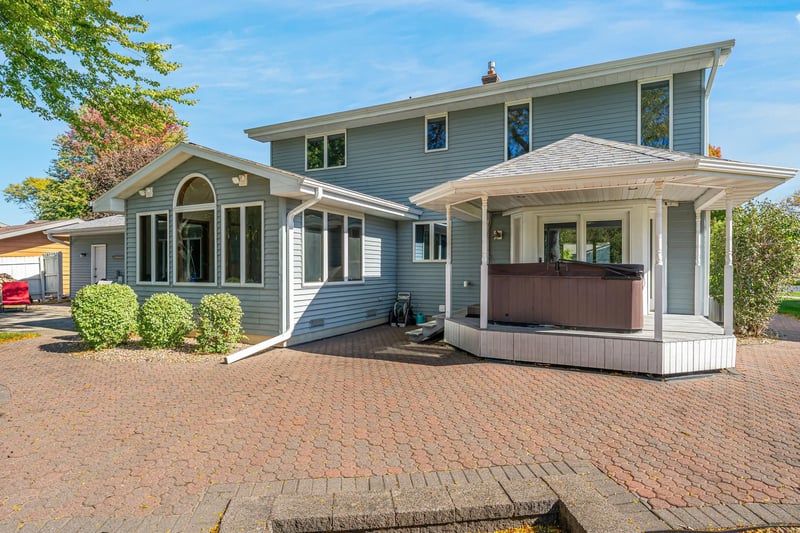 2543 W Sunnyview Cir, Appleton, WI 54914
